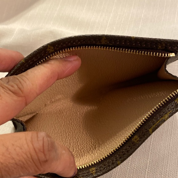 Louis Vuitton Monogram Toiletry Pouch 15*Great Shape and Unbranded Chain! - Picture 8 of 8